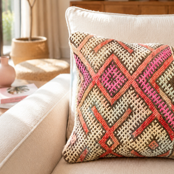Coussin berbère vintage en laine naturelle 017