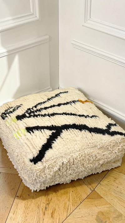 Pouf berbère vintage en laine naturelle – Fait main - 011