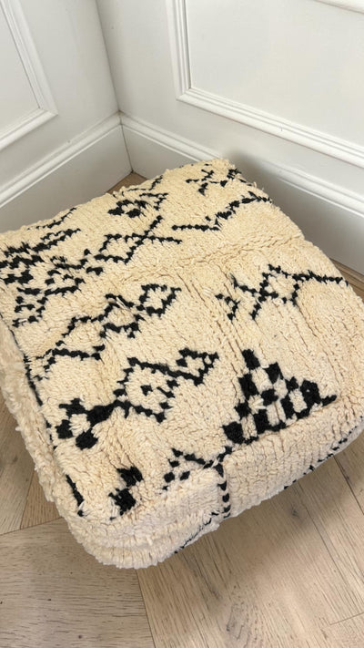 Pouf berbère vintage en laine naturelle – Fait main - 015