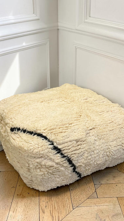 Pouf berbère vintage en laine naturelle – Fait main - 017