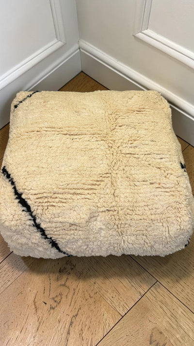 Pouf berbère vintage en laine naturelle – Fait main - 017