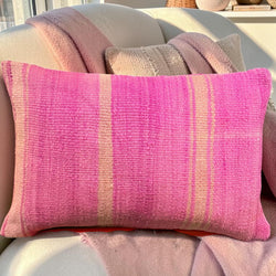 Coussin berbère vintage en laine naturelle 007