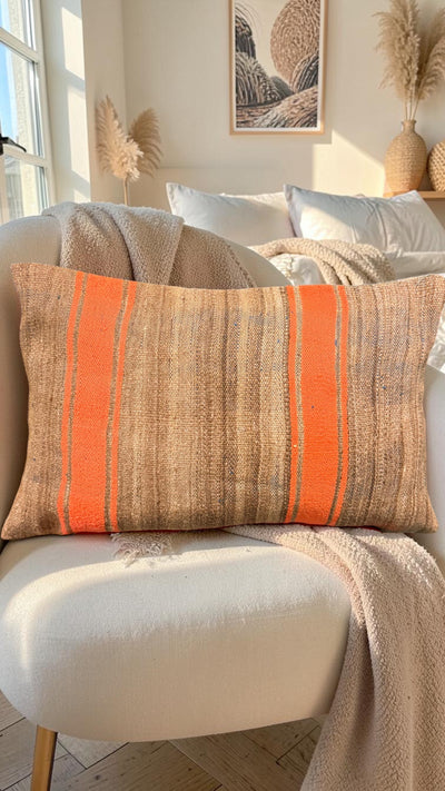 Vintage Berber cushion in natural wool 008