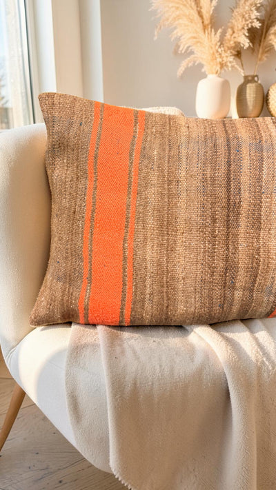 Vintage Berber cushion in natural wool 008