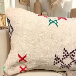 Coussin berbère vintage en laine naturelle 010