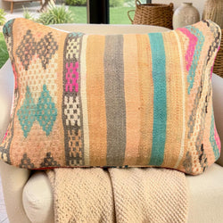 Coussin berbère vintage en laine naturelle 001