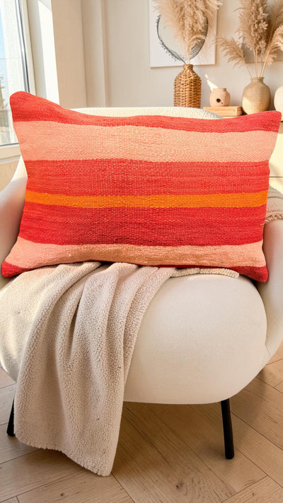 Vintage Berber cushion in natural wool 011