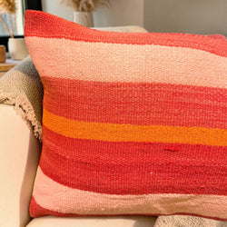 Coussin berbère vintage en laine naturelle 011