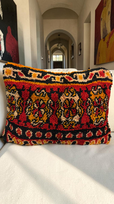 Vintage Berber cushion in natural wool 013