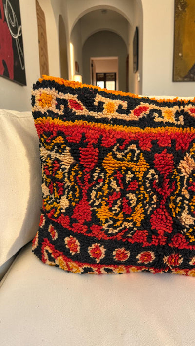 Vintage Berber cushion in natural wool 013