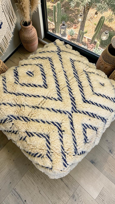 Pouf berbère vintage en laine naturelle – Fait main - 044