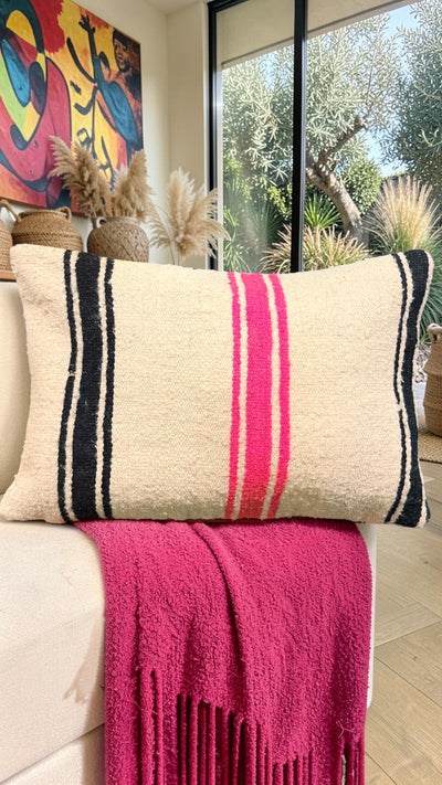 Coussin berbère vintage en laine naturelle 002