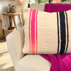 Coussin berbère vintage en laine naturelle 002
