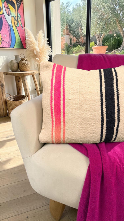 Coussin berbère vintage en laine naturelle 002