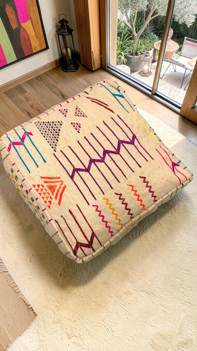 Pouf berbère vintage en laine naturelle – Fait main - 046