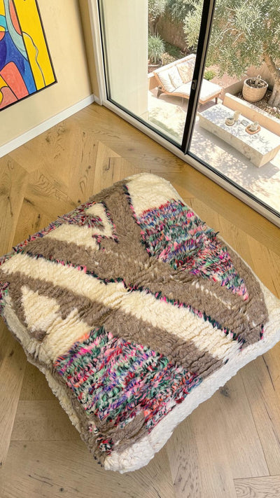 Pouf berbère vintage en laine naturelle – Fait main - 001