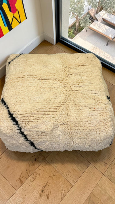 Pouf berbère vintage en laine naturelle – Fait main - 017